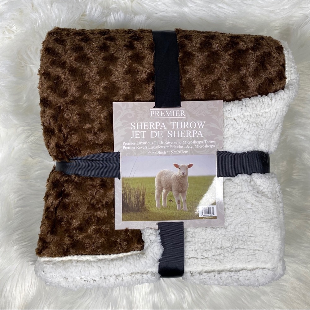 ✨SALE✨Chocolate Swirl Micromink Sherpa Throw - Picture 1 of 3